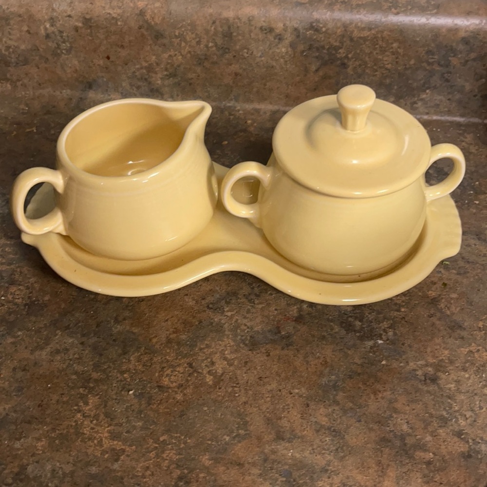Fiesta Ware light yellow coffee creamer/ sugar set